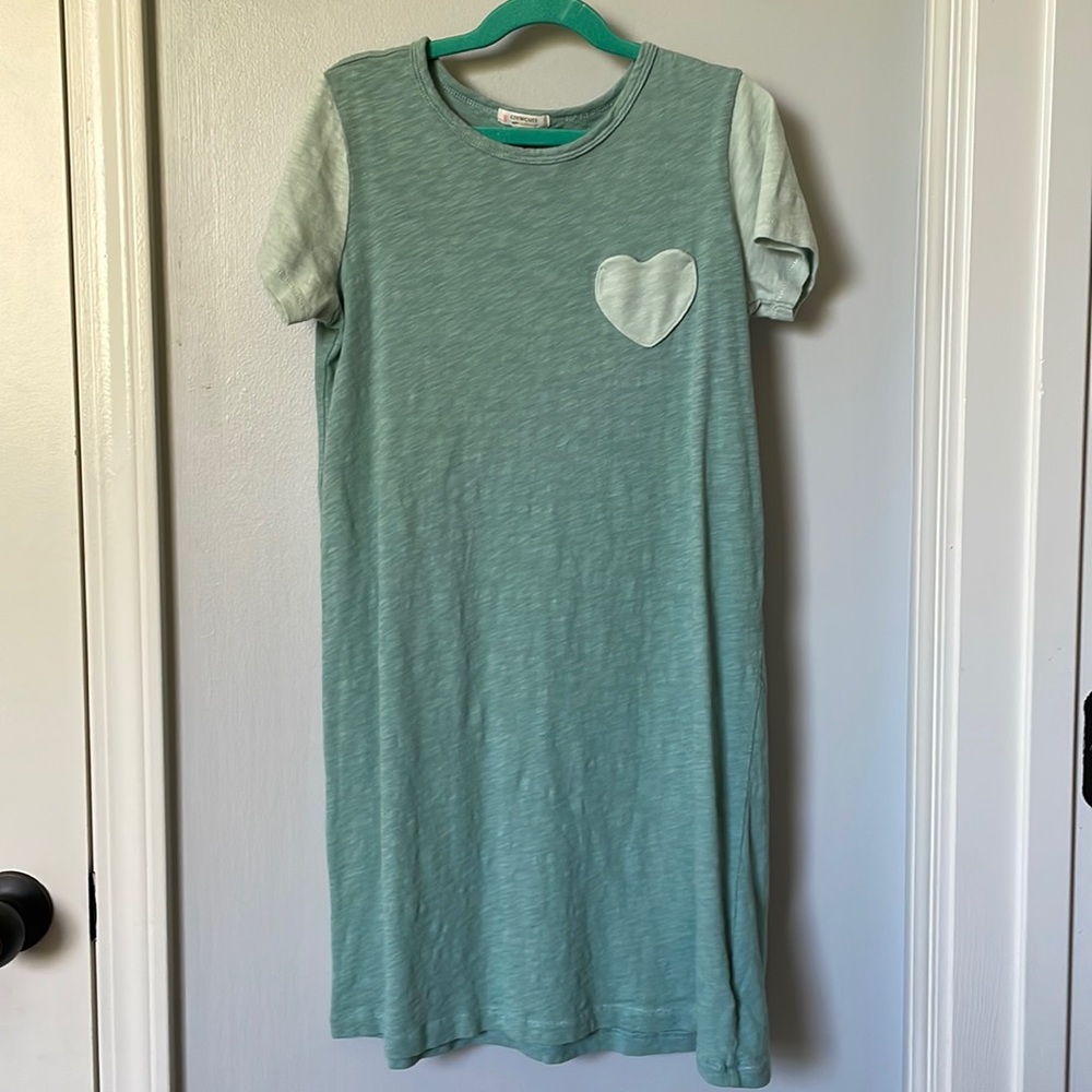 Short-sleeve dress